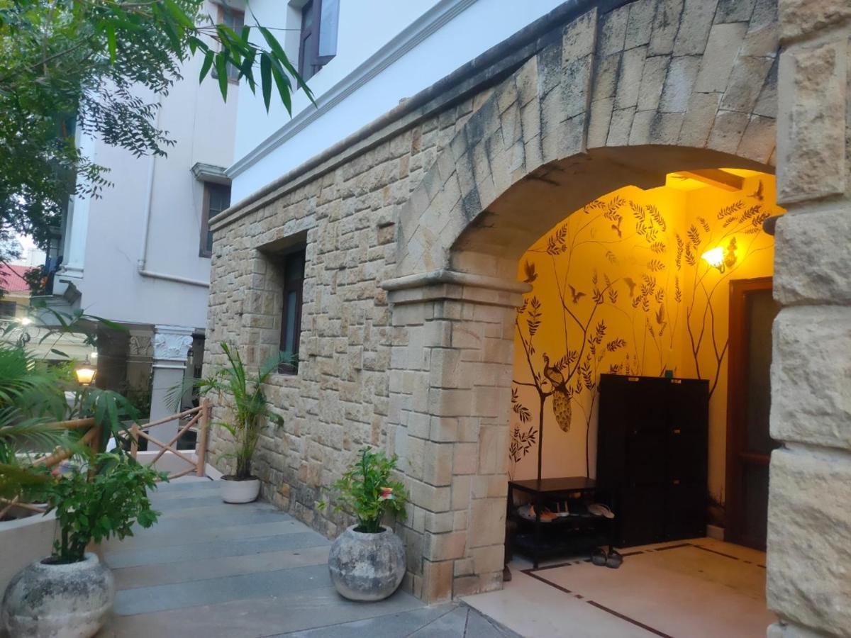 Nomads Nest Hyderabad Exterior photo