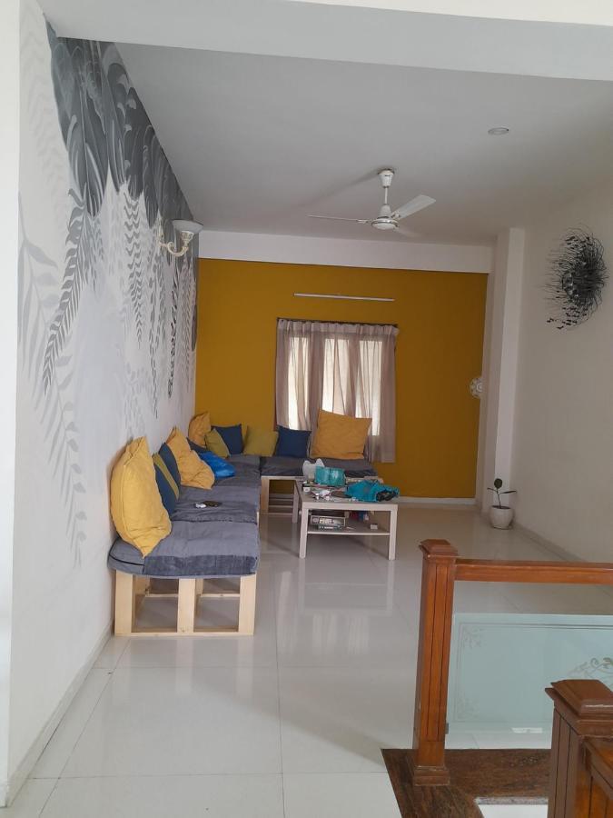 Nomads Nest Hyderabad Exterior photo