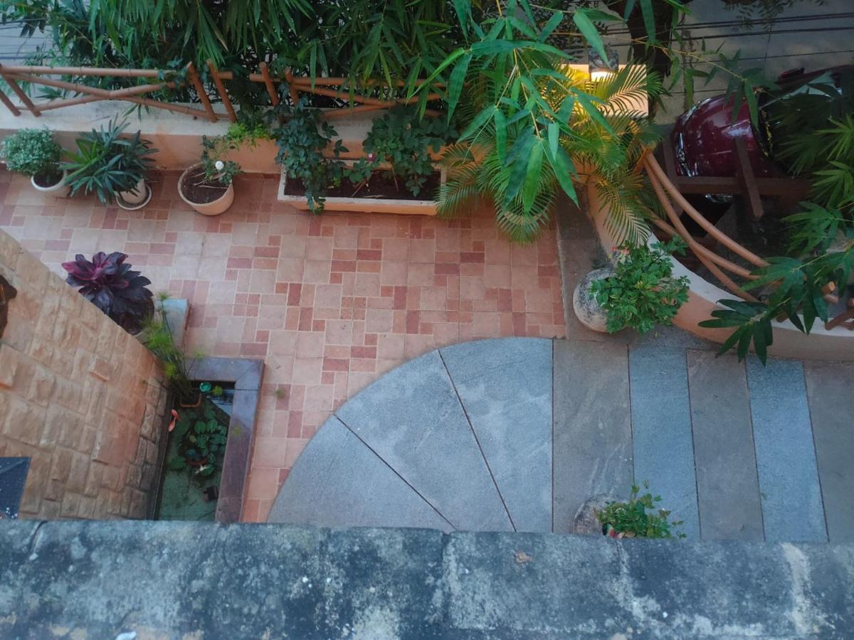 Nomads Nest Hyderabad Exterior photo