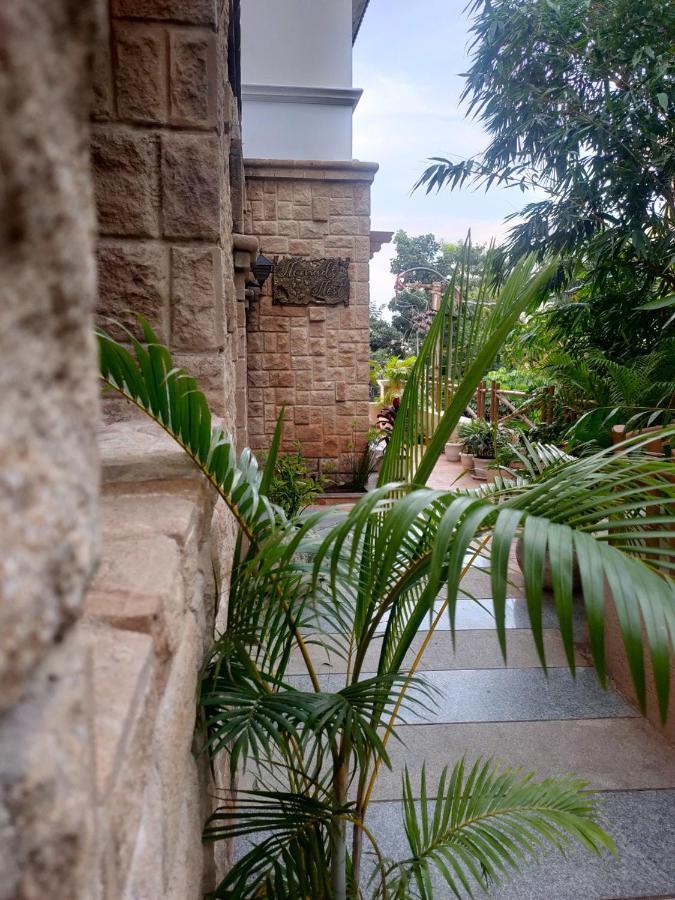 Nomads Nest Hyderabad Exterior photo