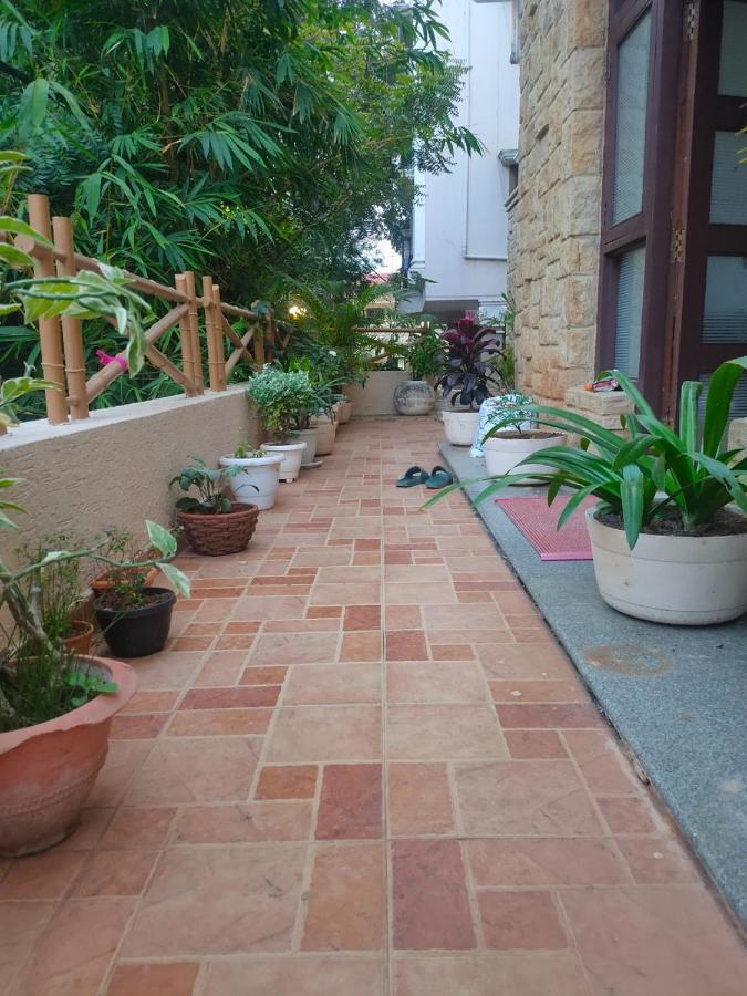Nomads Nest Hyderabad Exterior photo