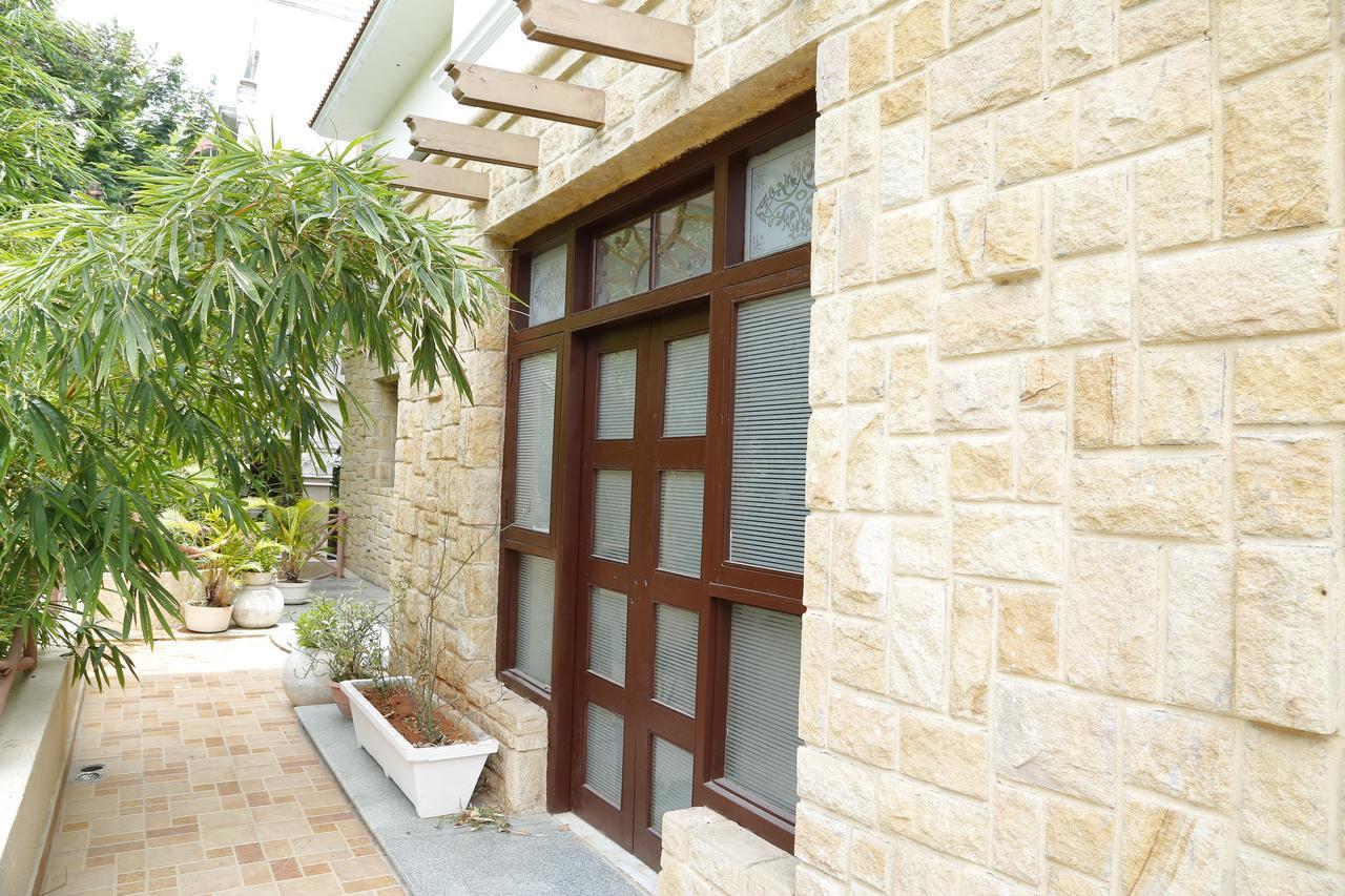 Nomads Nest Hyderabad Exterior photo