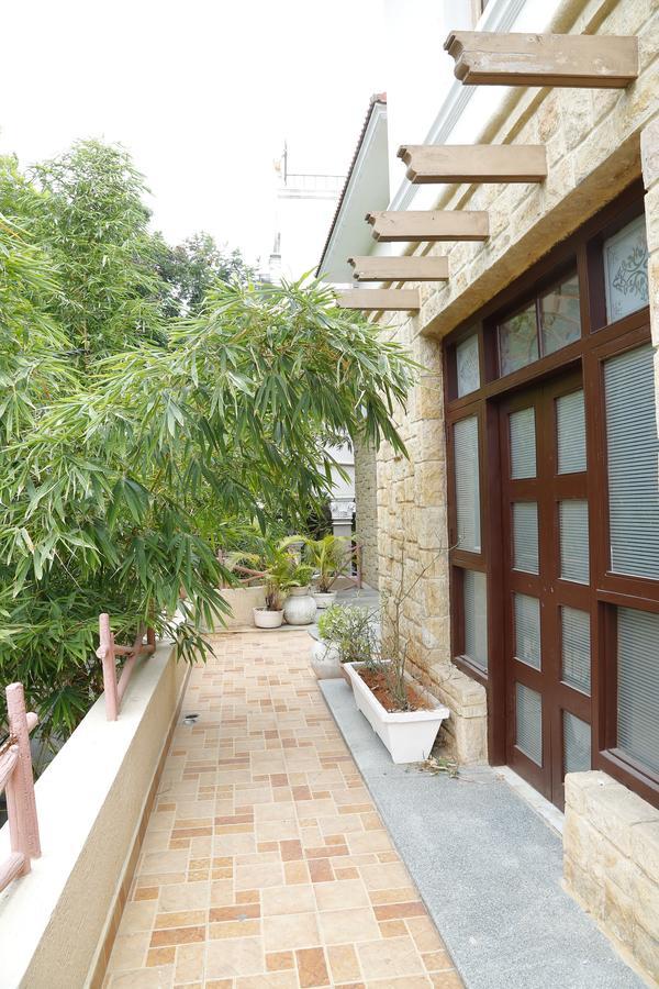 Nomads Nest Hyderabad Exterior photo