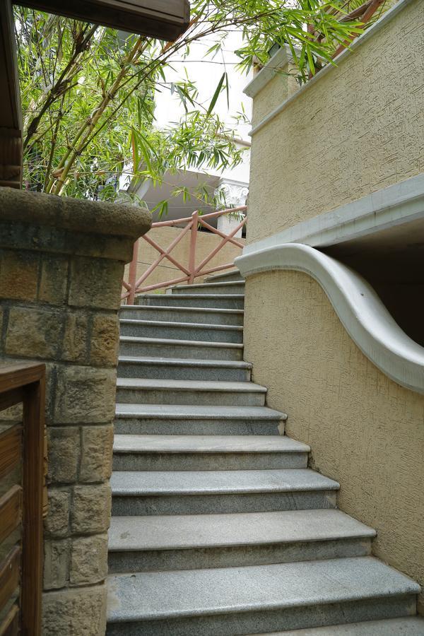 Nomads Nest Hyderabad Exterior photo