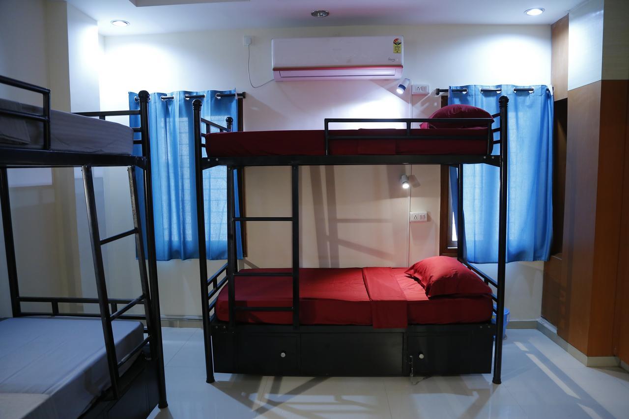 Nomads Nest Hyderabad Exterior photo